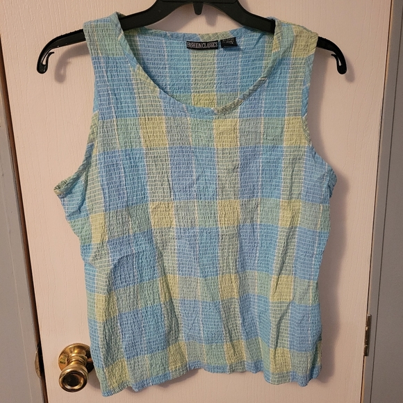 Fashion Classics Brand Short Sleeve Floral Button Down and Stretchy Tank Set - Picture 2 of 5